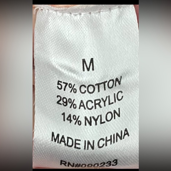 Peach colored PacSun sweater - Picture 4 of 4